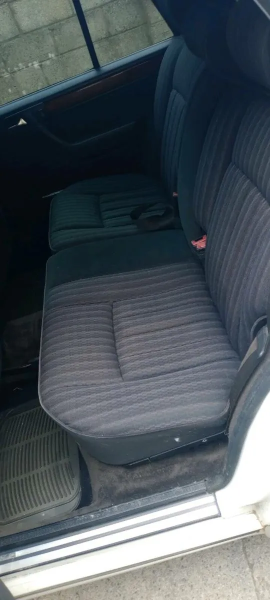 Mercedes 230 estate, - Image 2