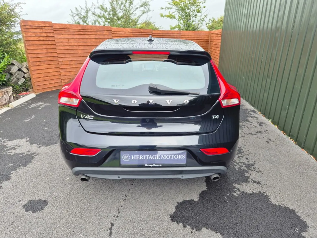 Volvo V40 T4 5DR Auto 40 Series - Image 3