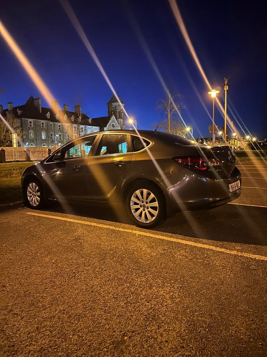 Opel Astra Elite 2015 - Image 1