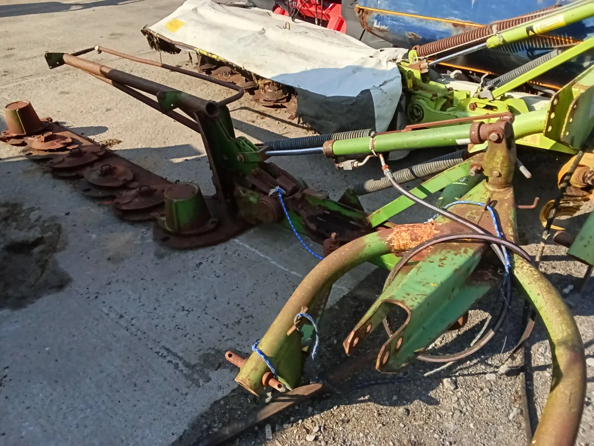 BREAKING KRONE AM 243/283 DISC MOWERS - Image 3