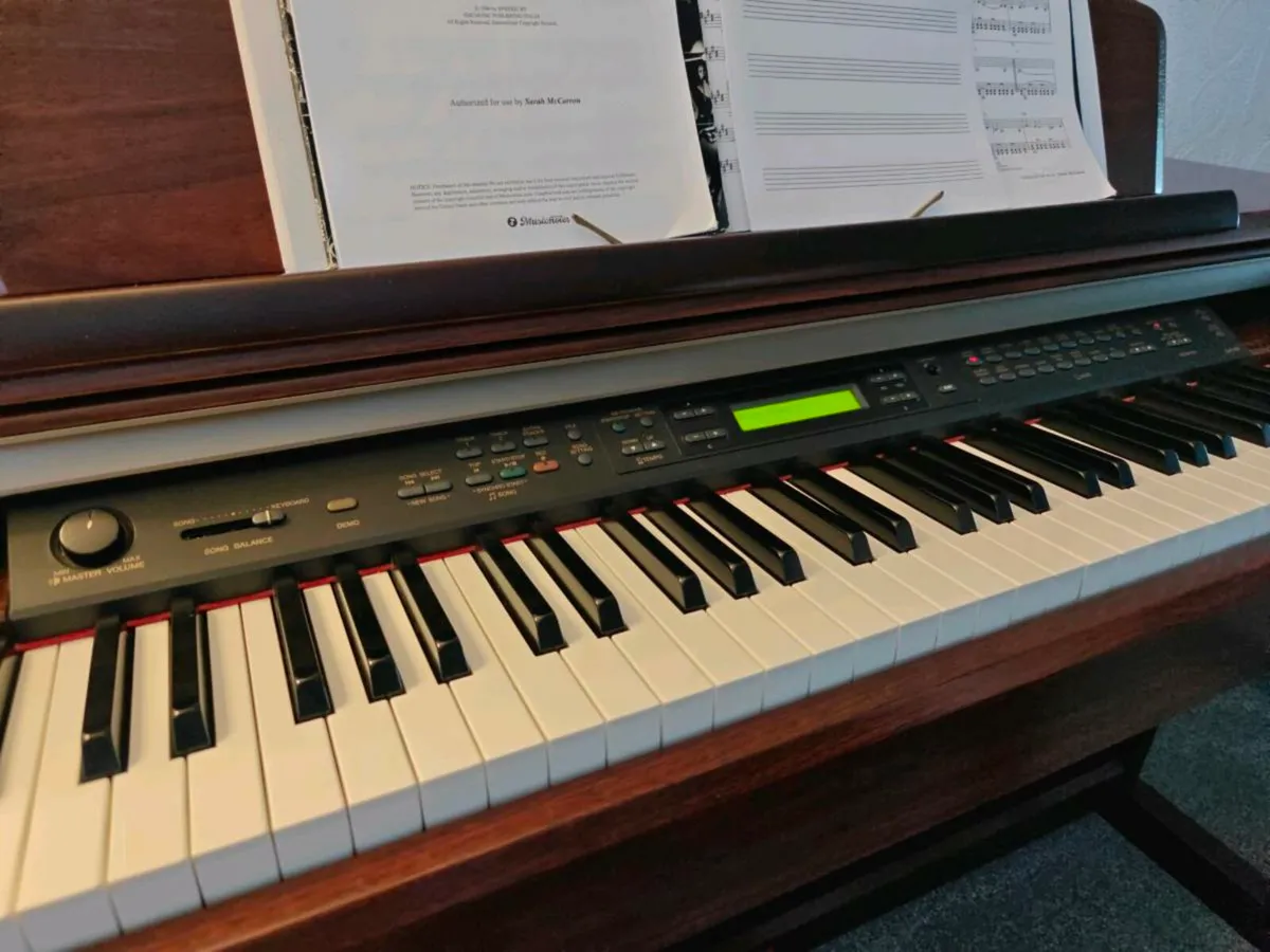 Yamaha Clavinova Piano CLP 150 - Image 3