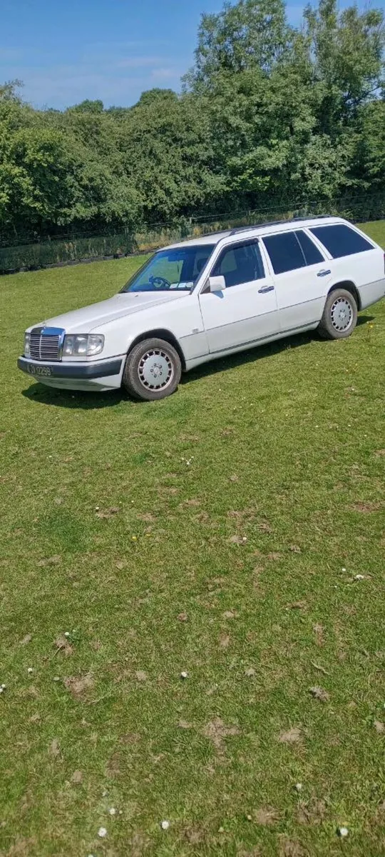 Mercedes 230 estate, - Image 1