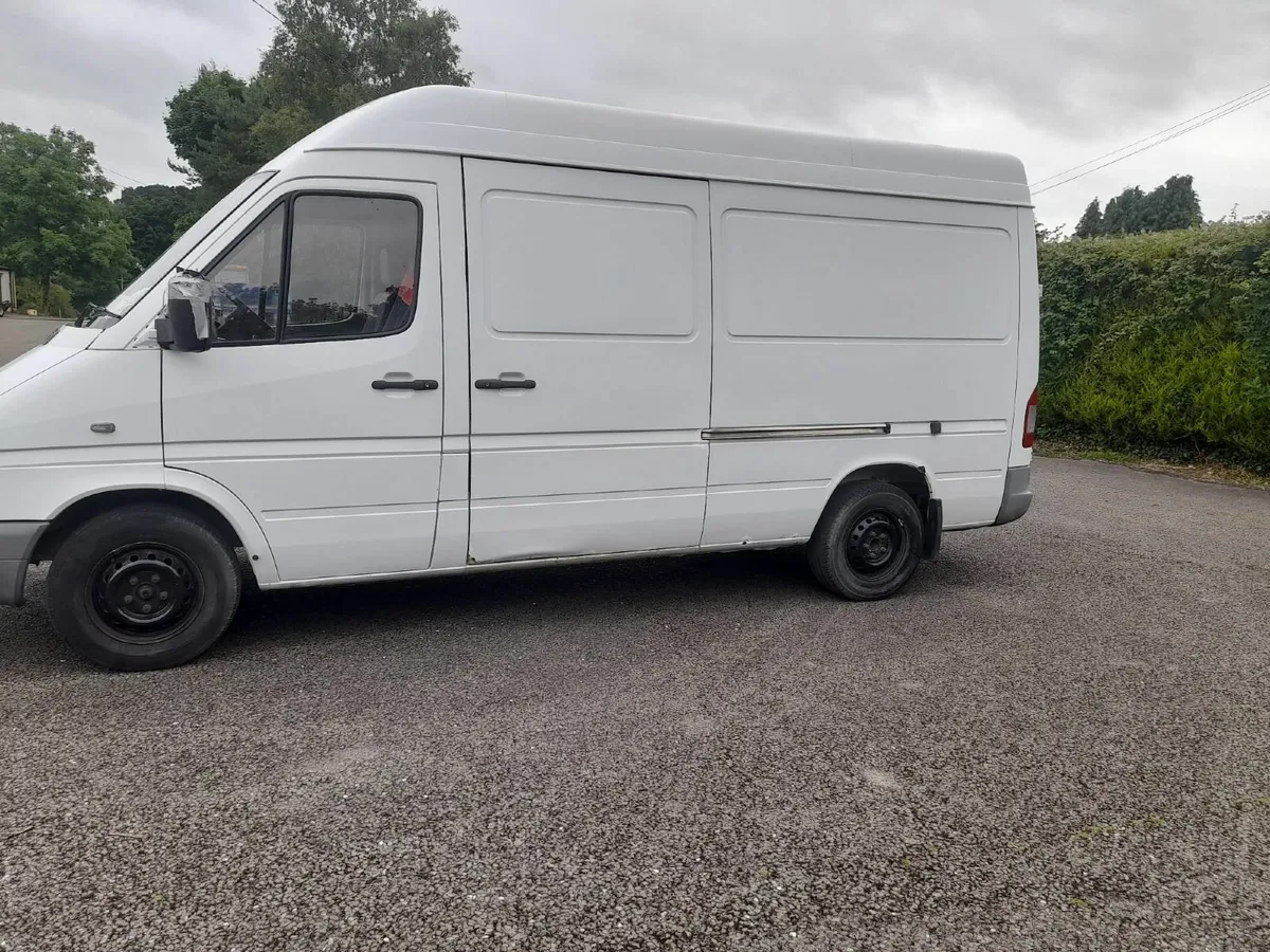 Mercedes-Benz Sprinter 2004 - Image 1