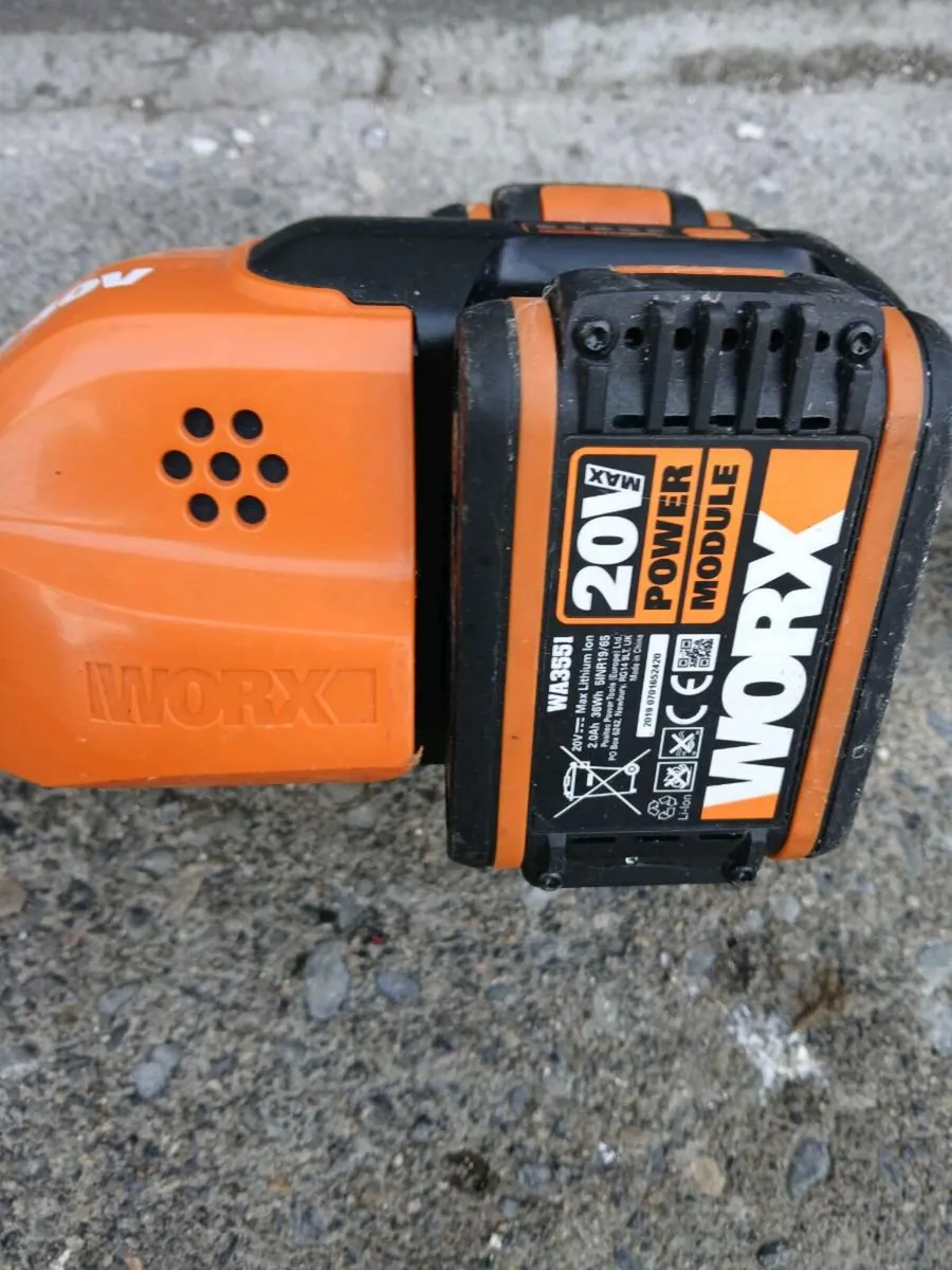 Battery grass tremors 220 volts working perfect - Image 3