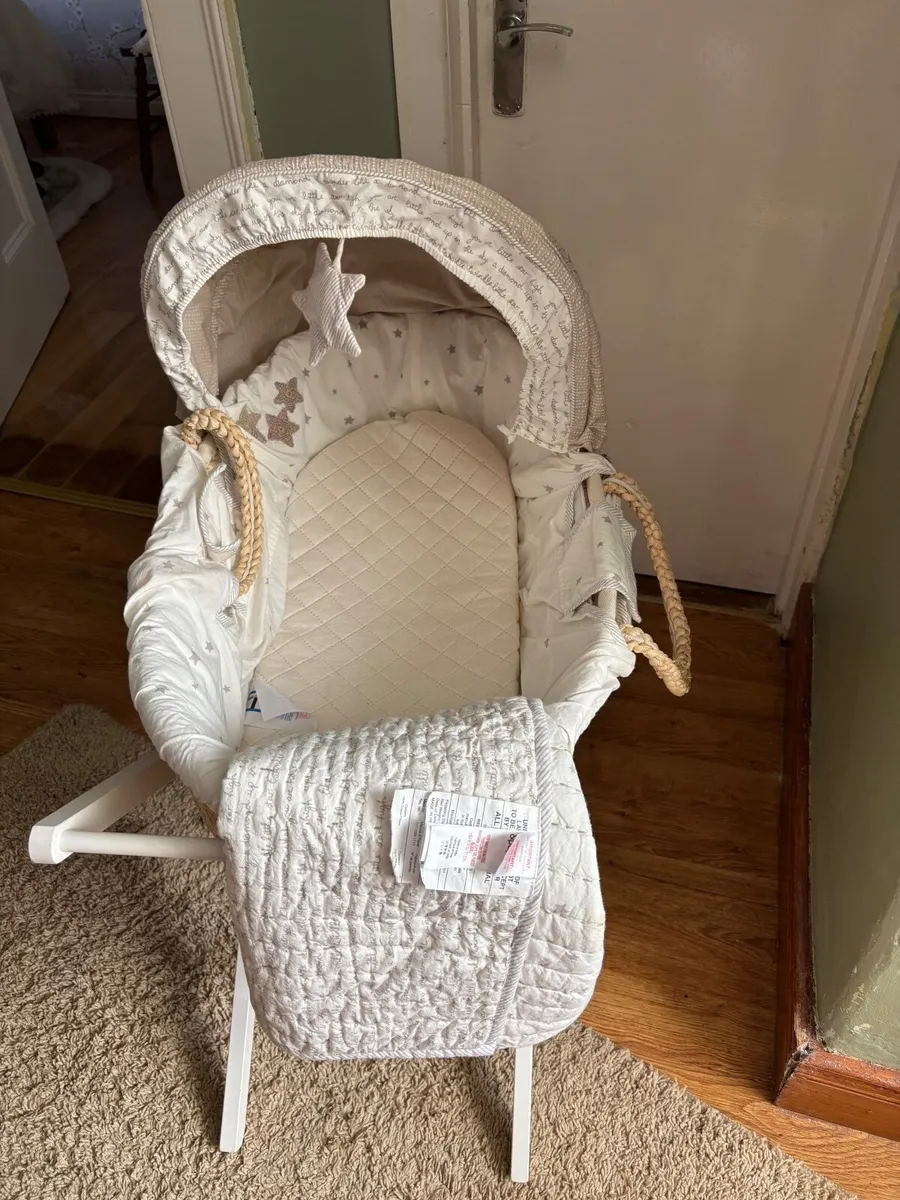 Baby cot/ mosses basket - Image 2