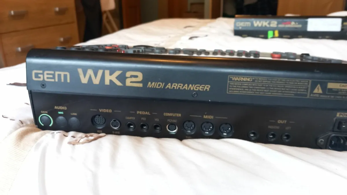 Wk2 midi arranger drum machines 150 euros.