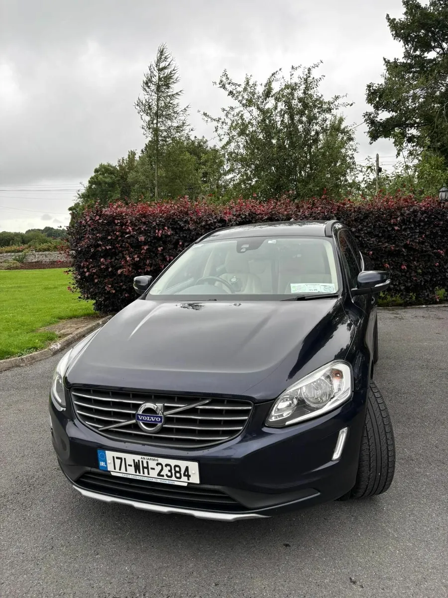 Volvo XC60 2017 - Image 2