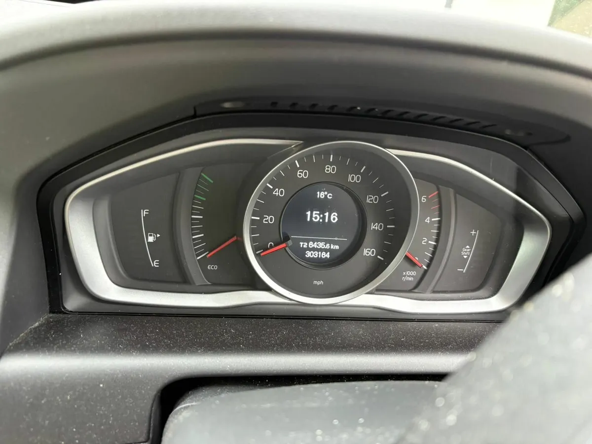 Volvo XC60 2017 - Image 3