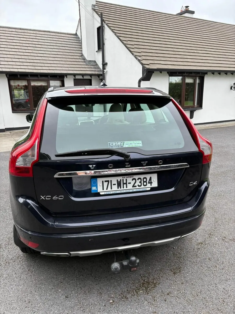 Volvo XC60 2017 - Image 4