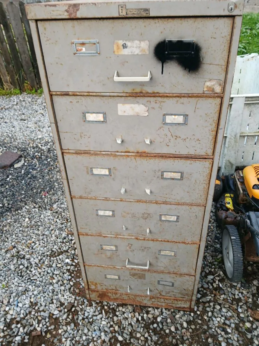 Set of drawers ID for garage - Image 1