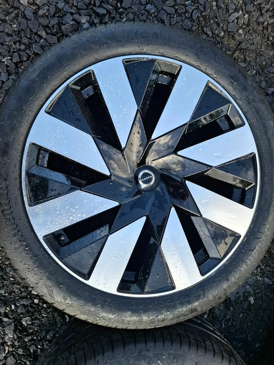 21" Genuine Volvo CX 90 Alloys with tyres - Image 1