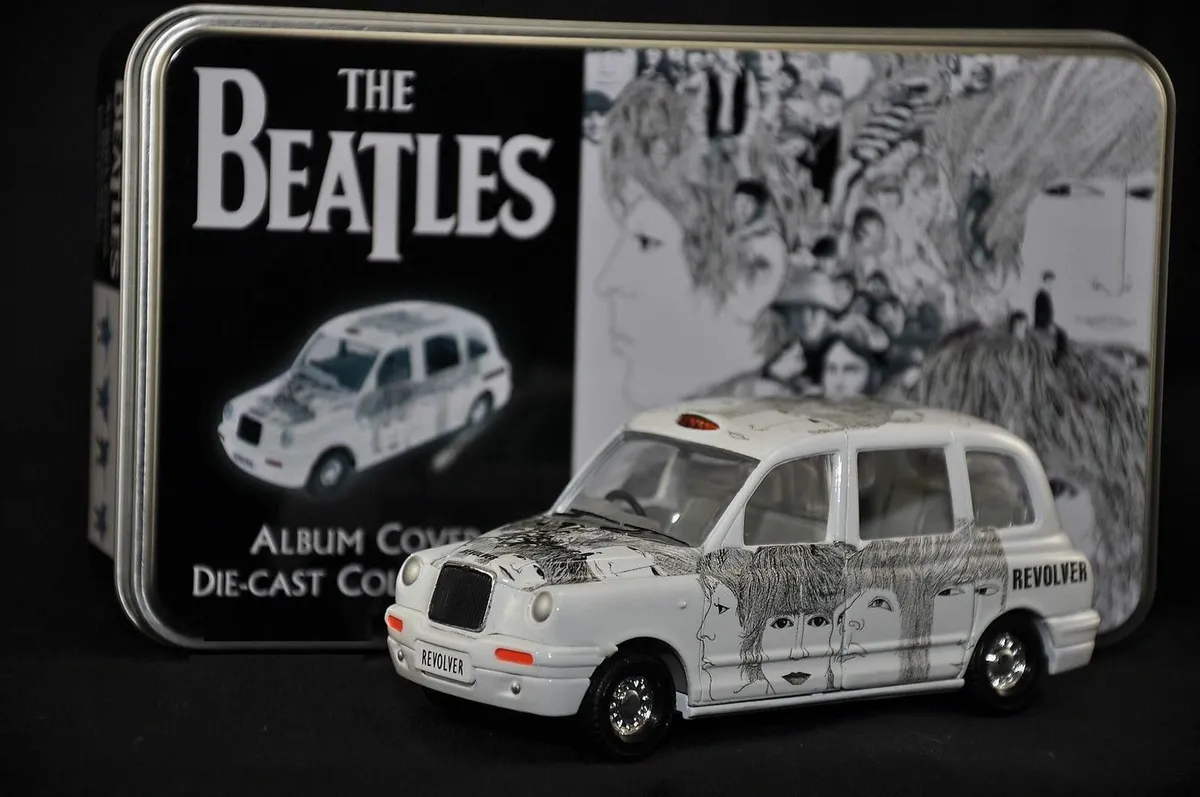 Beatles London Taxi  Revolver, die cast, Free Post - Image 4
