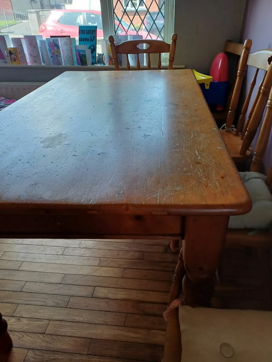 FREE Dining room table and chairs - Image 1