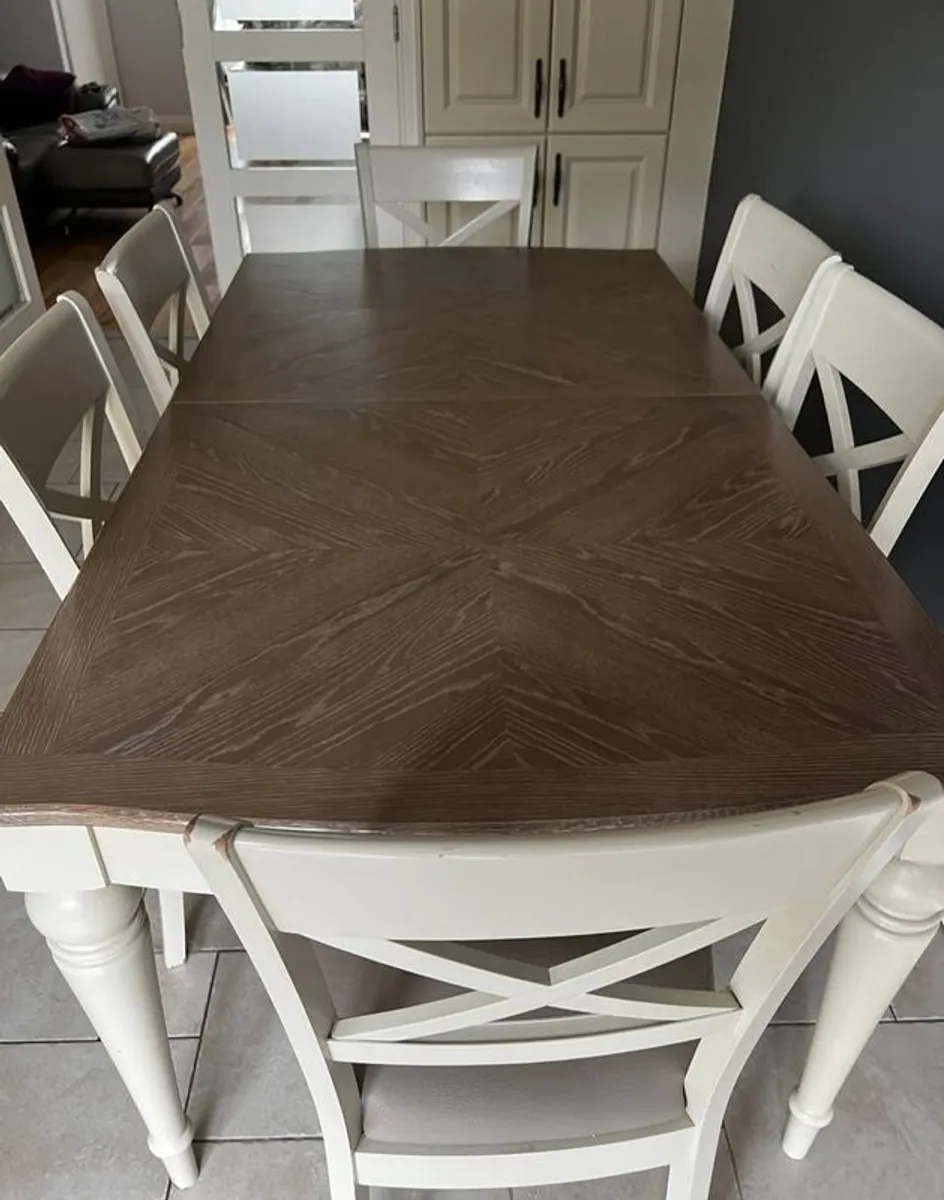 Dining table extendable plus 6 chairs - Image 1