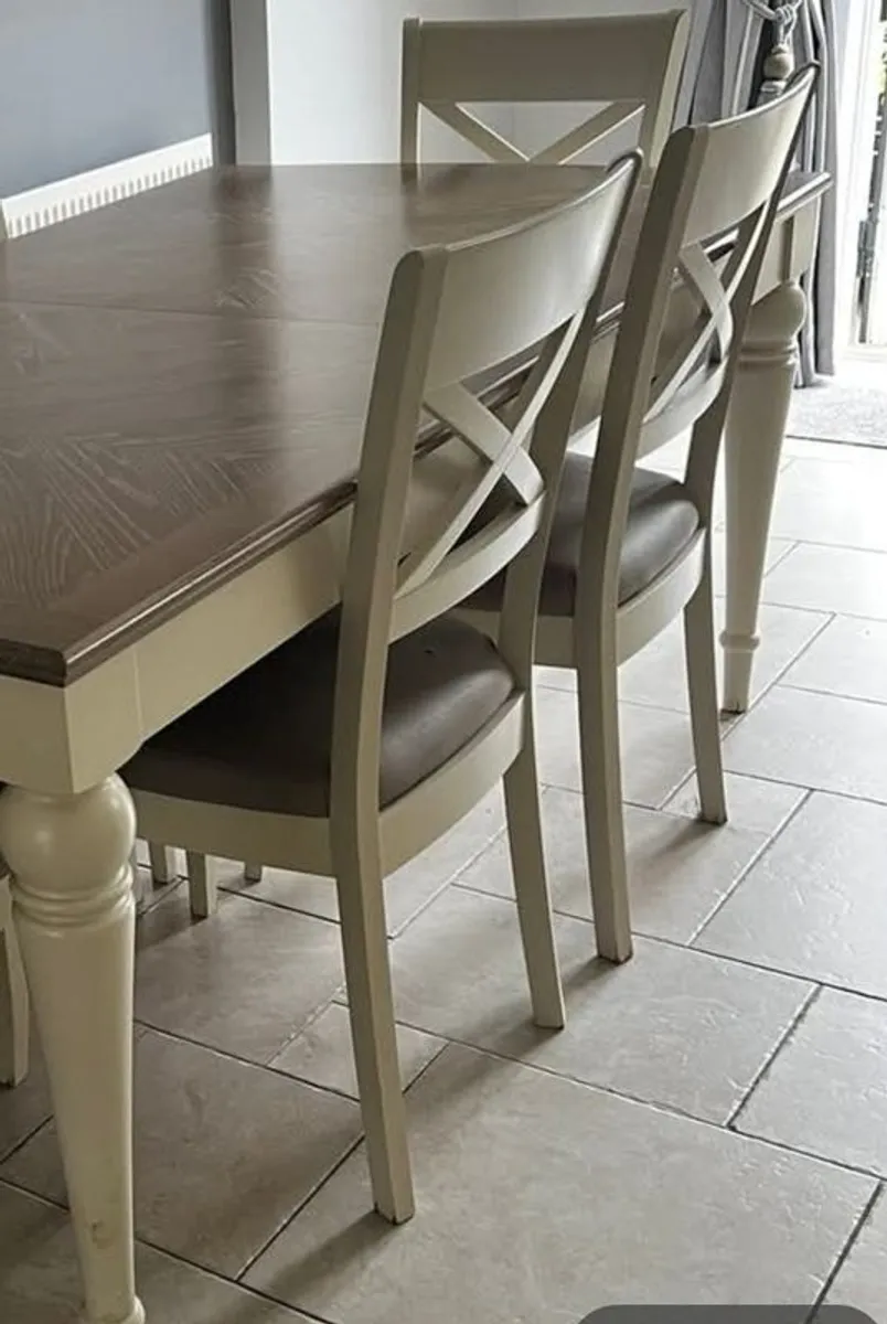 Dining table extendable plus 6 chairs - Image 2