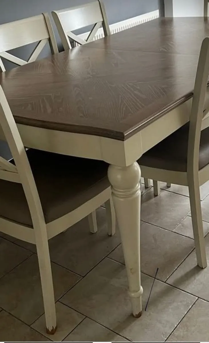 Dining table extendable plus 6 chairs - Image 3