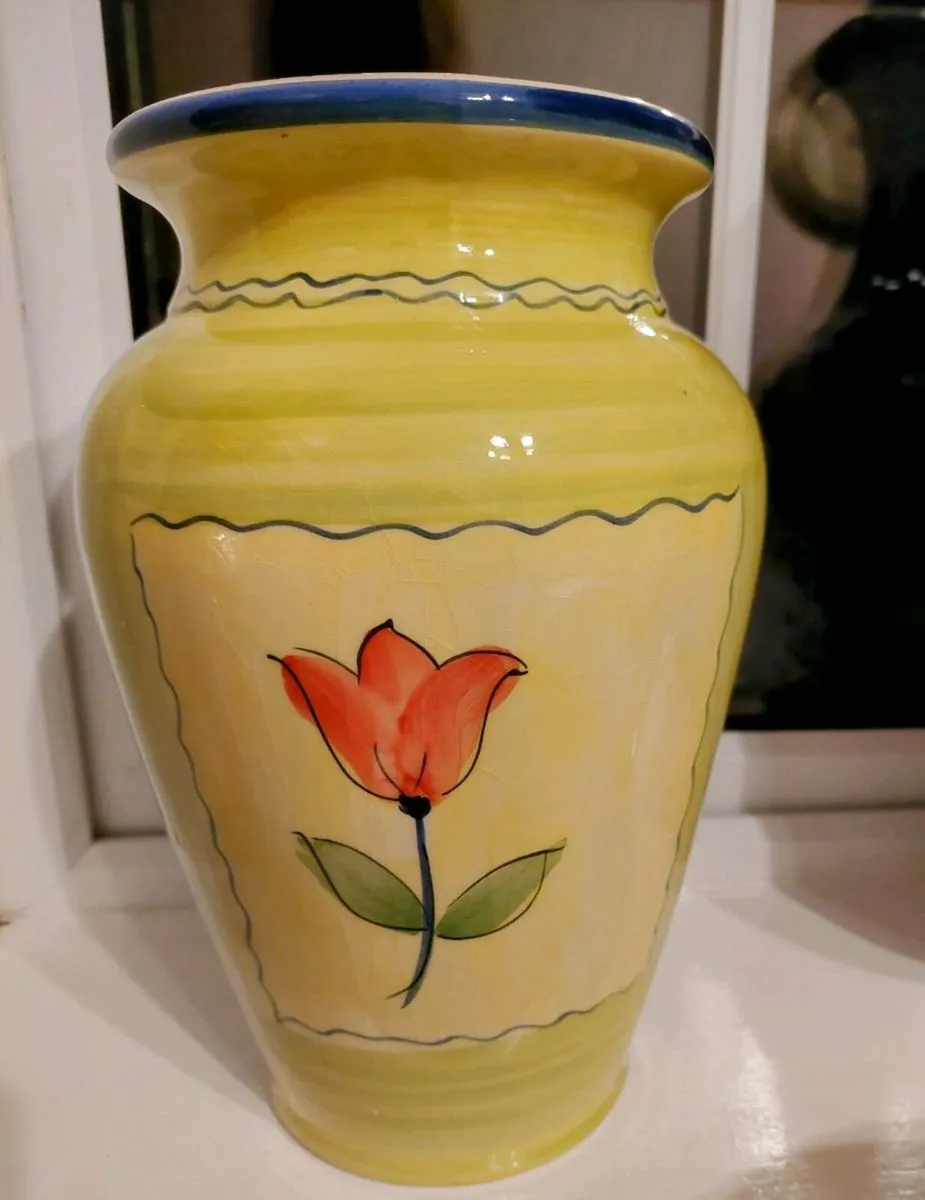 Pretty Vase - Image 2