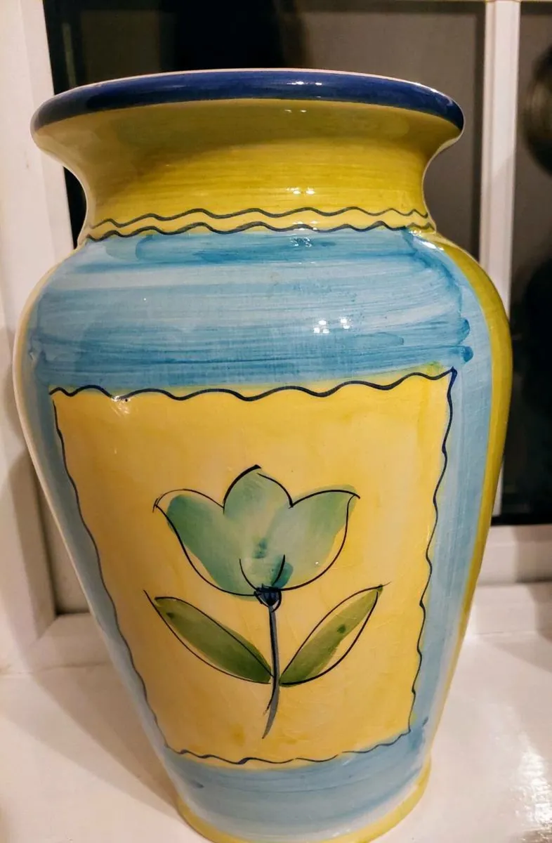 Pretty Vase - Image 4