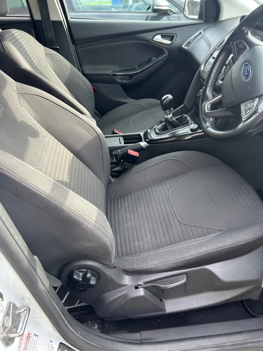 Ford Focus 2018 - Image 2