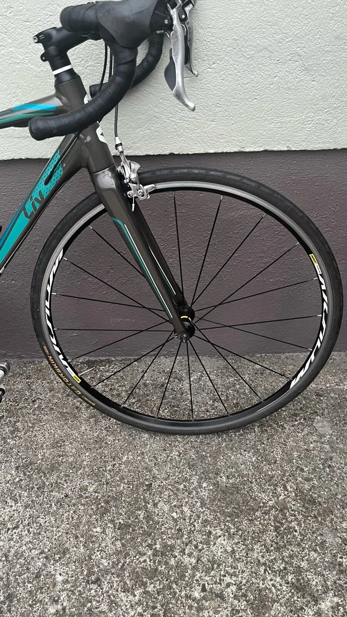 Giant Avail Road bike. - Image 2