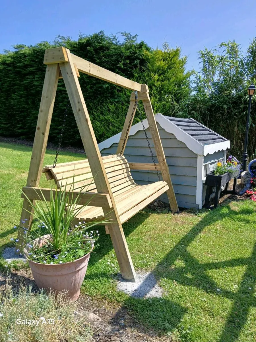 Garden swing seat - Image 1