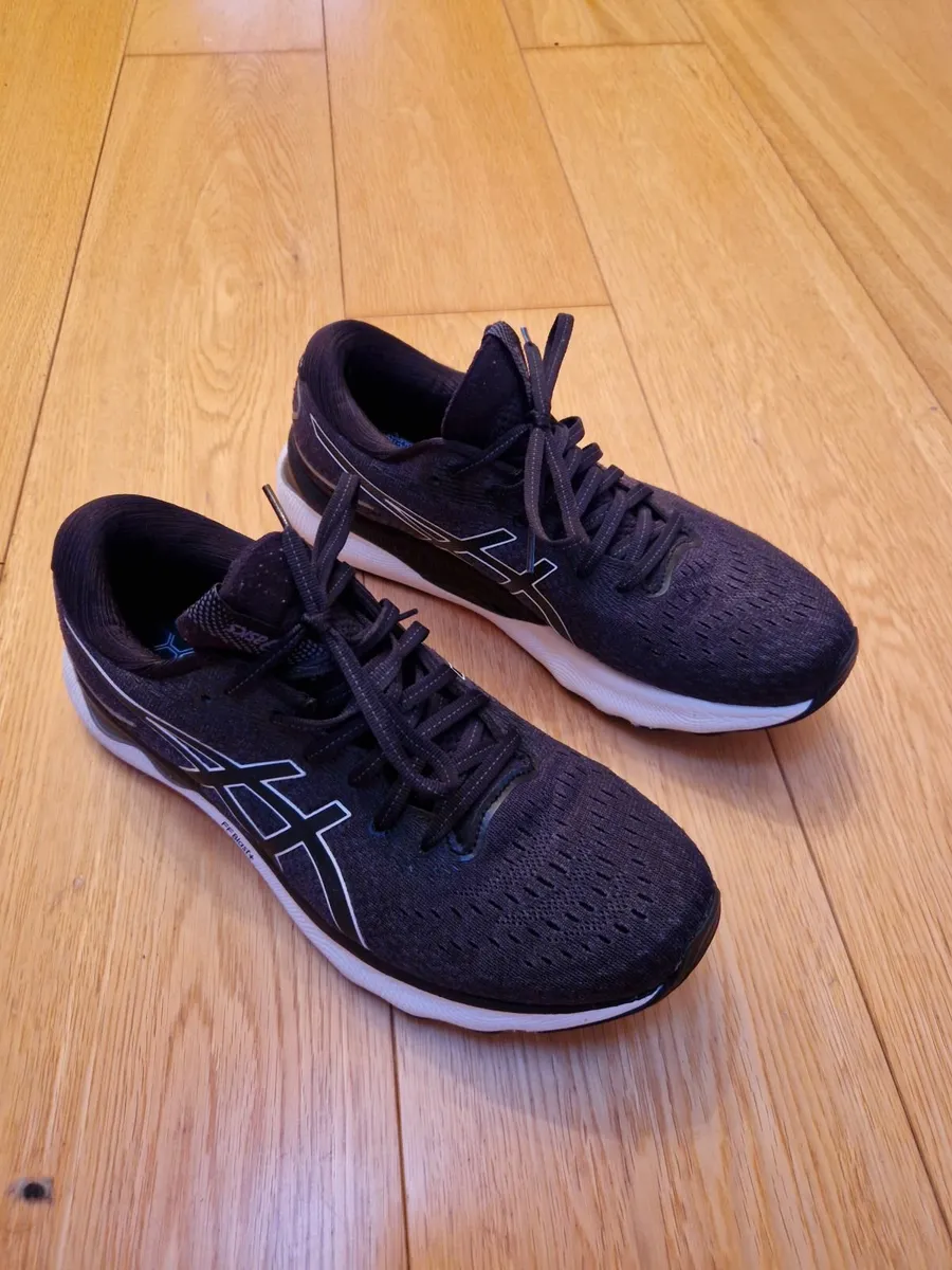 Asics gel nimbus 24 size 8 new - Image 1