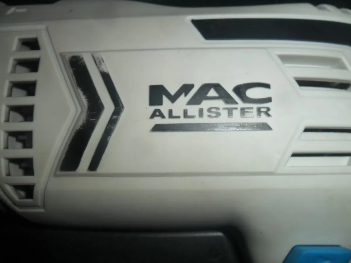 Mac Allister 240V 600W Corded Hammer drill - Image 2