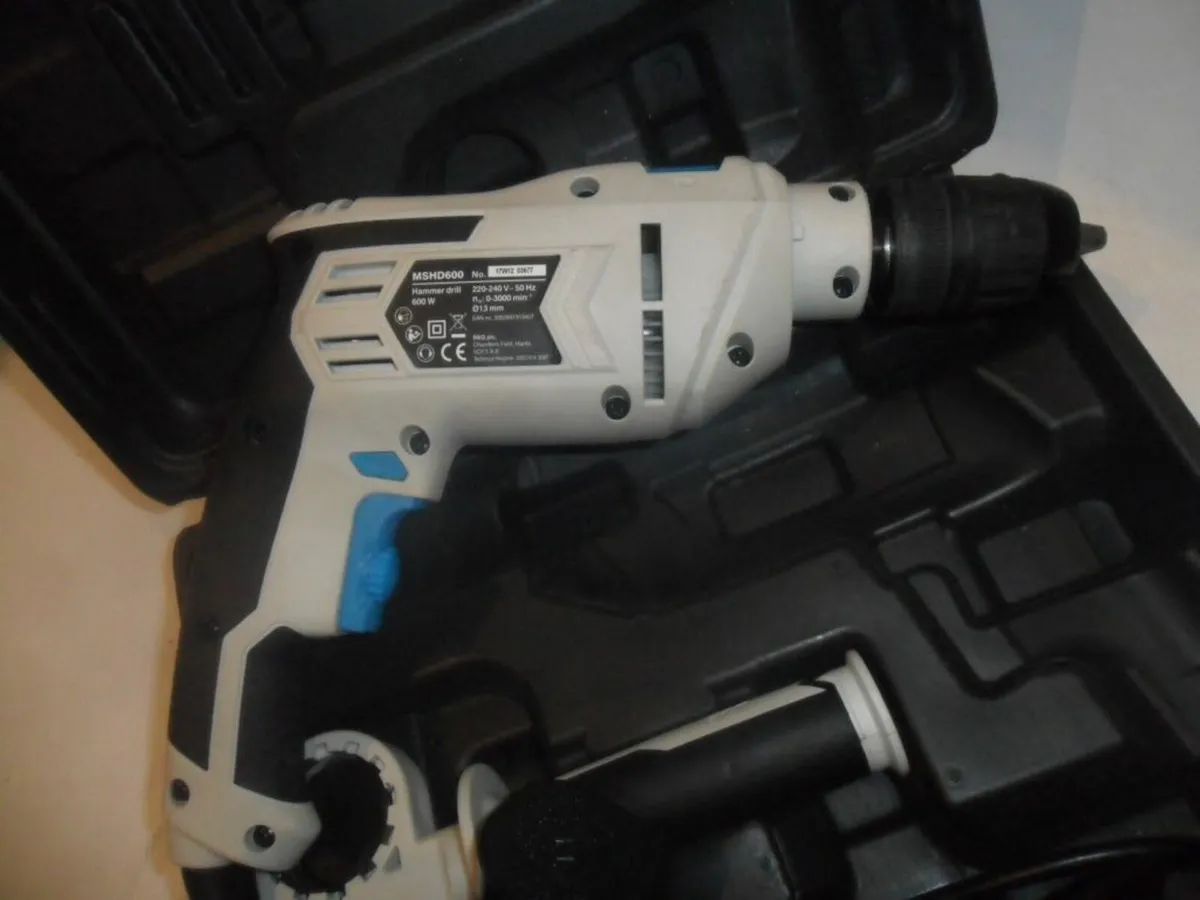 Mac Allister 240V 600W Corded Hammer drill - Image 3