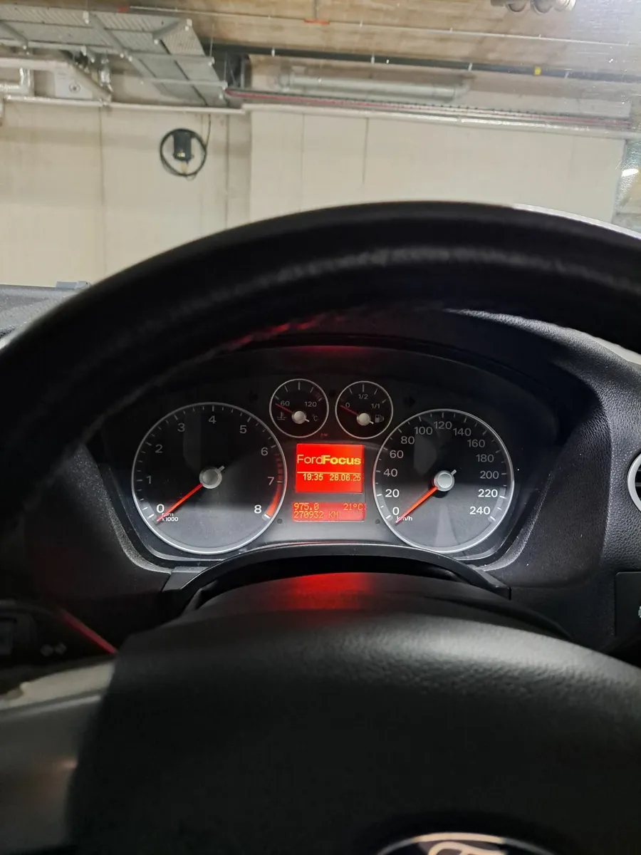 Ford Focus 2008 - Image 2