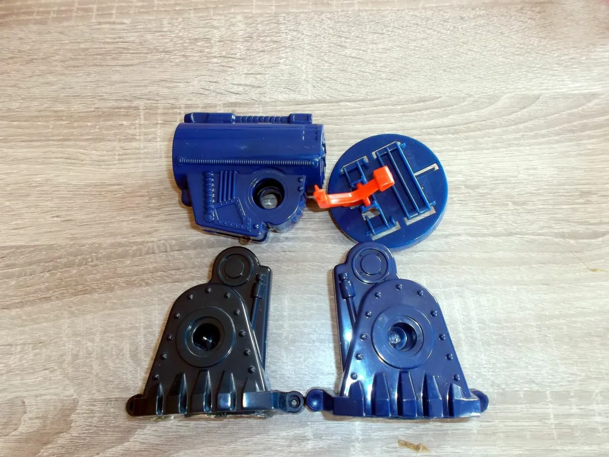 1986 M.A.S.K. Outlaw Missile Parts