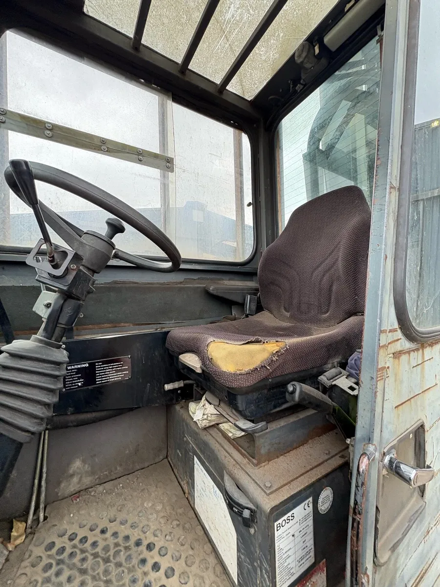 Side loader forklift - Image 4