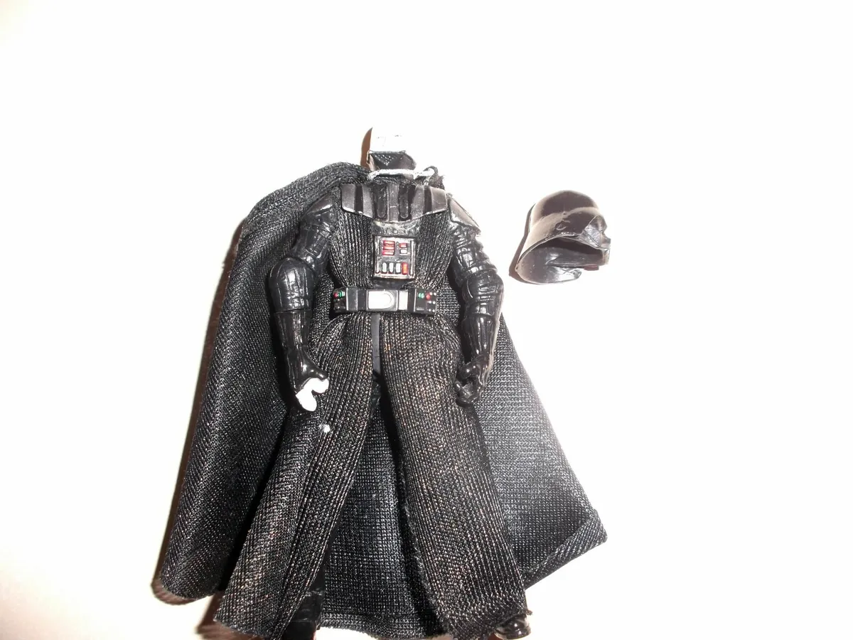 VOTC Darth Vader With Removable Helmet - Image 2