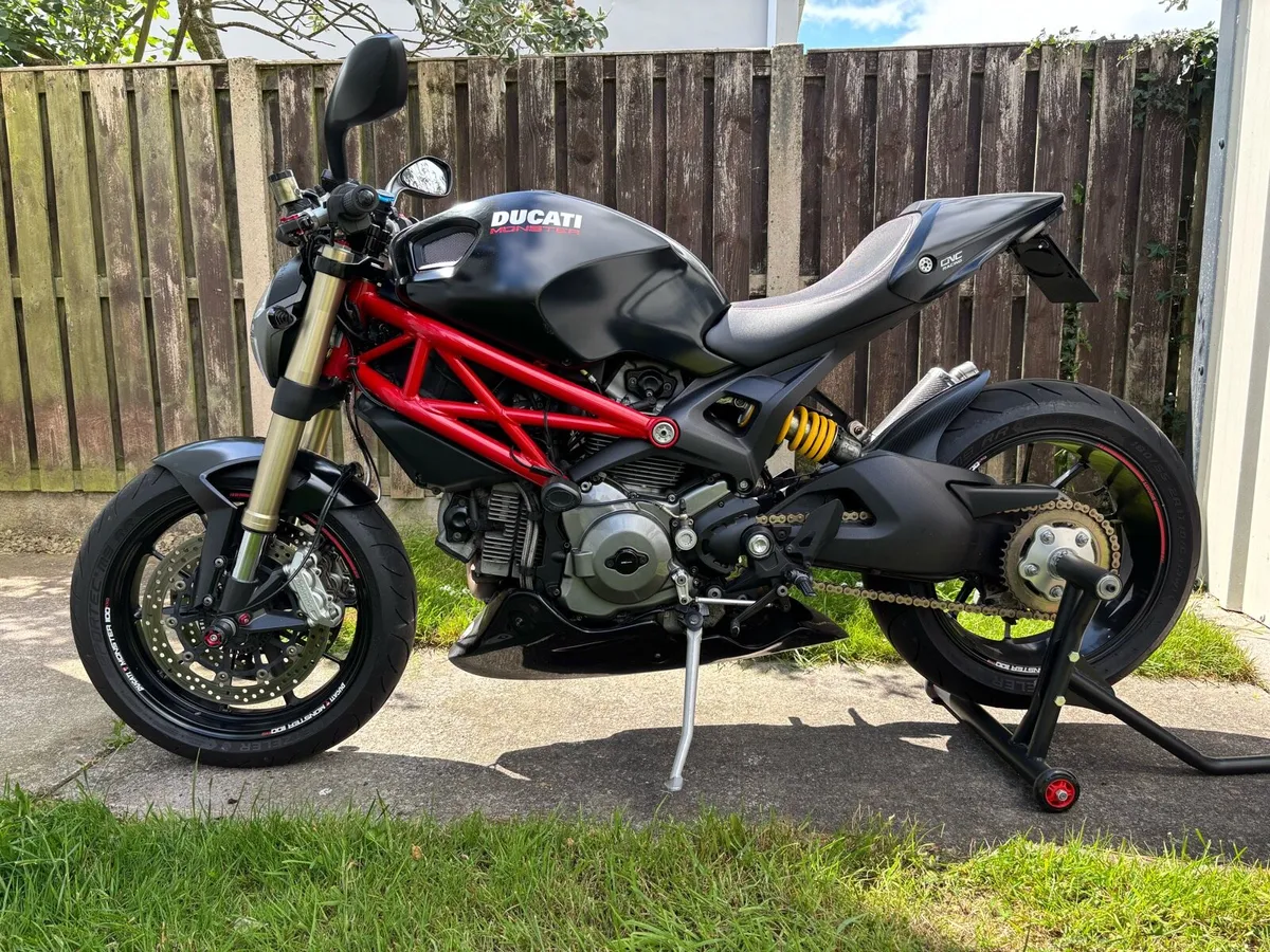 Ducati monster 1100 Evo - Image 1