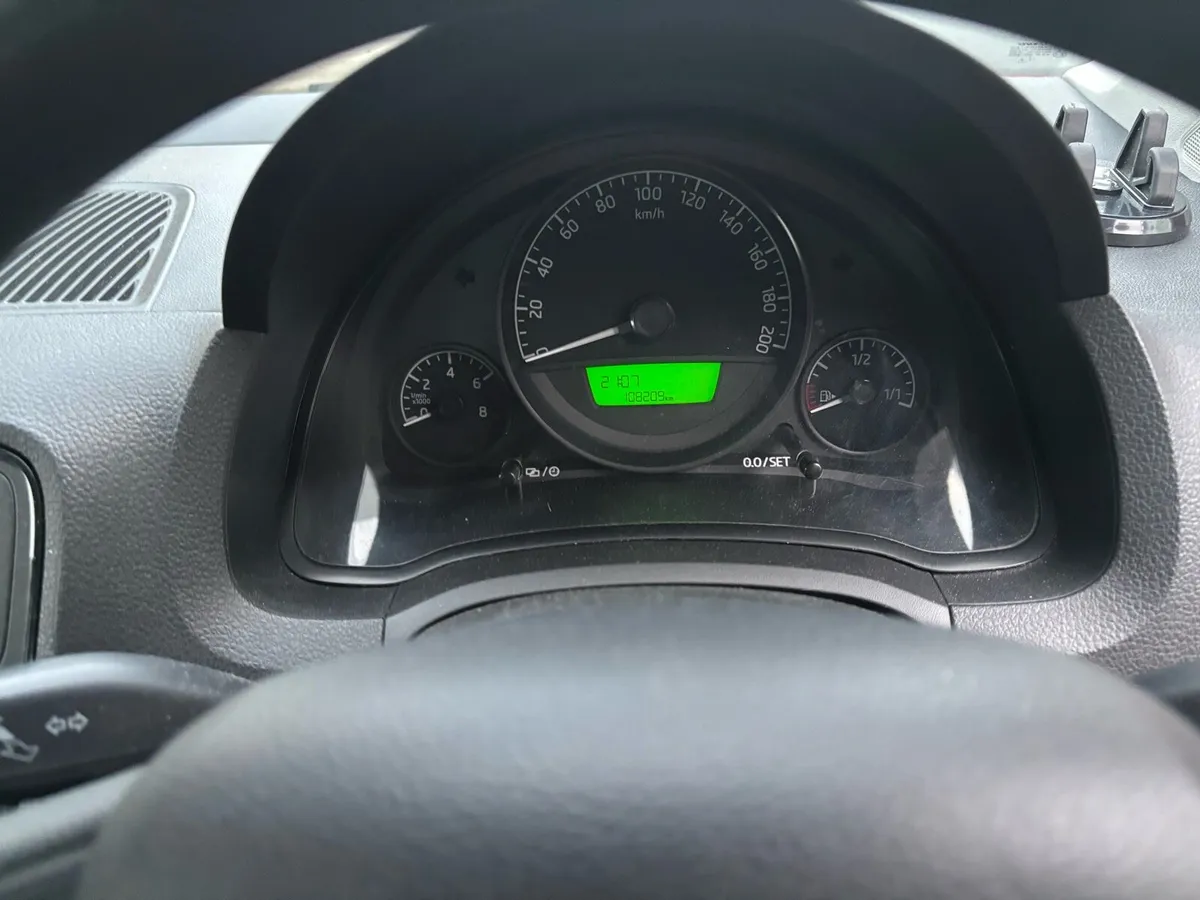 Skoda Citigo 2013 - Automatic gearbox/low mileage - Image 4