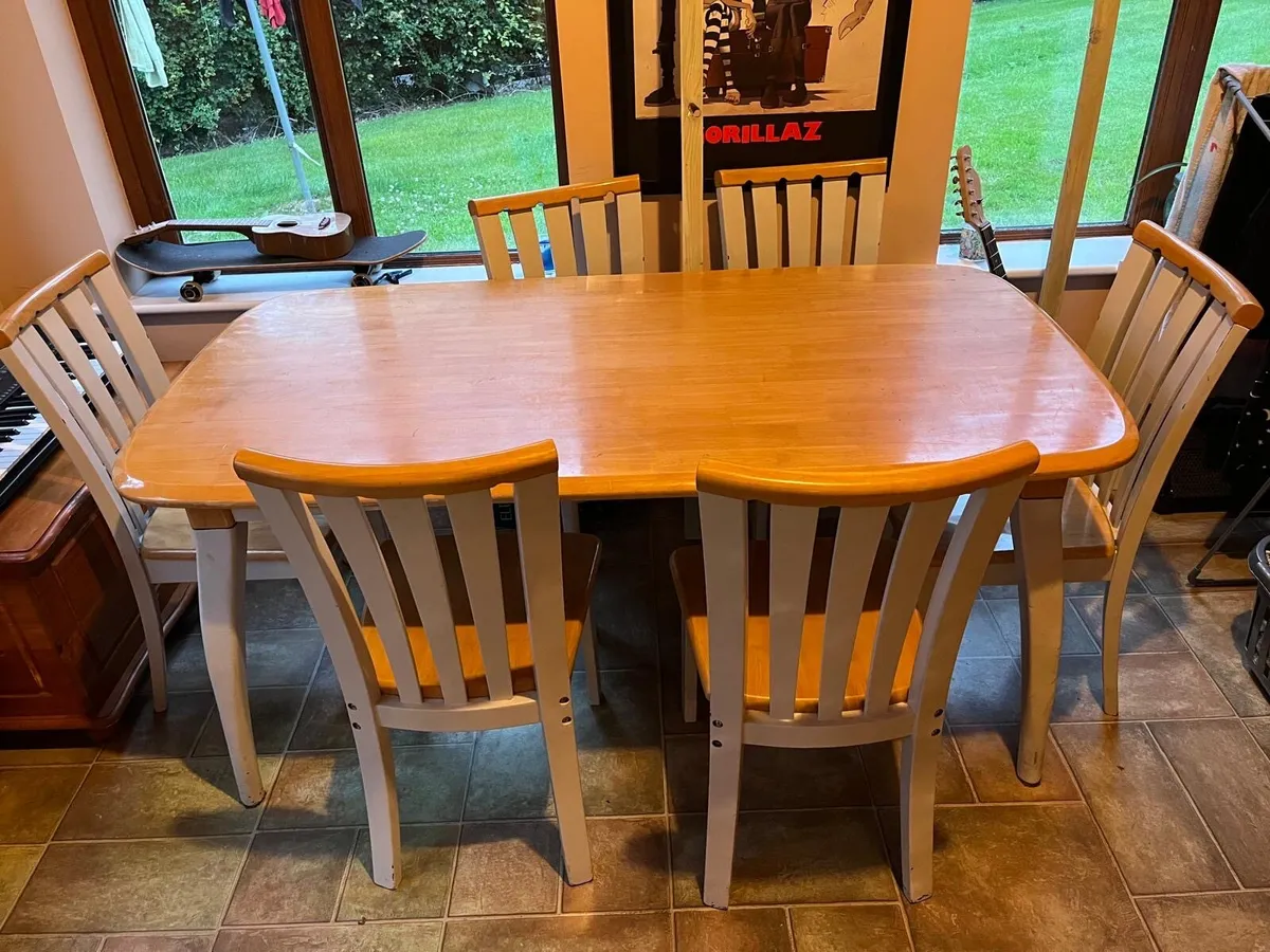 Kitchen/ dining table and 6 chairs - Image 1