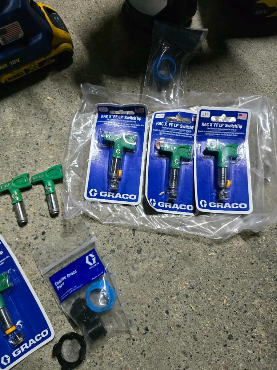 Graco UltraMAX Cordless Handheld Airless Sprayer - Image 4
