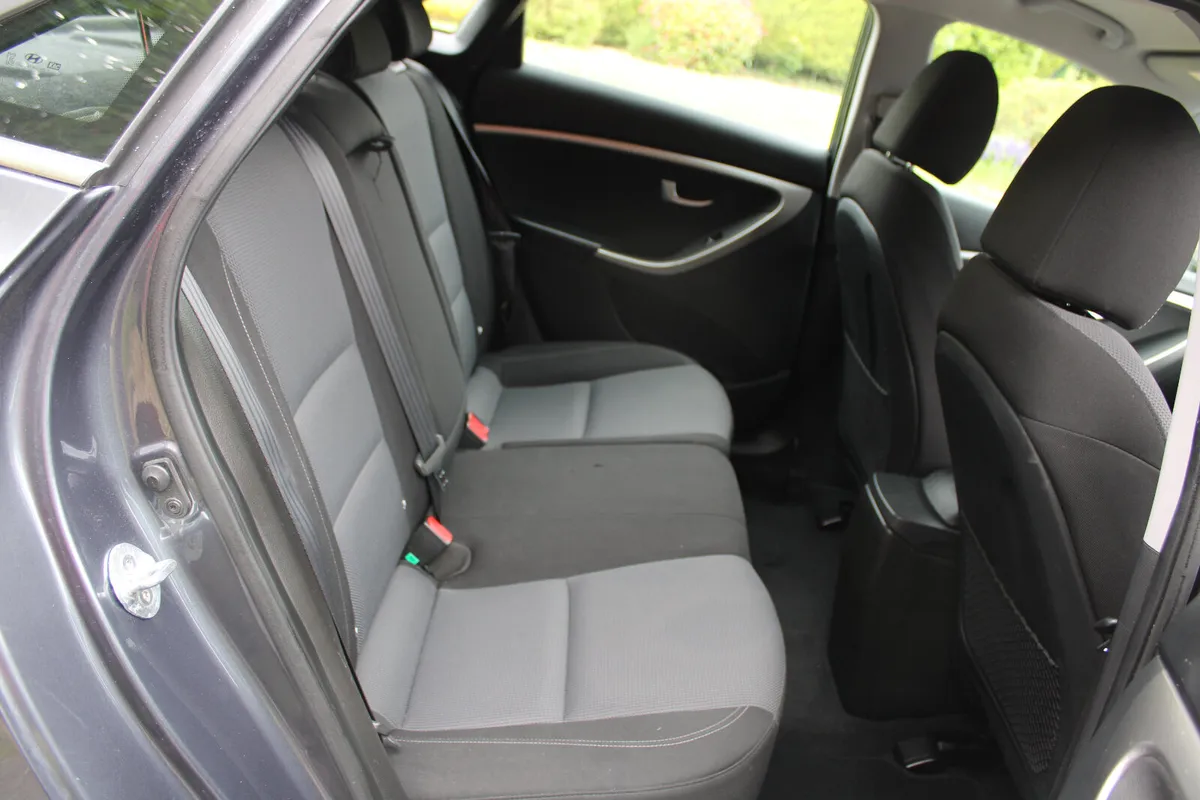 2016 HYUNDAI i30 DELUXE 1.6 CRDI - Image 3