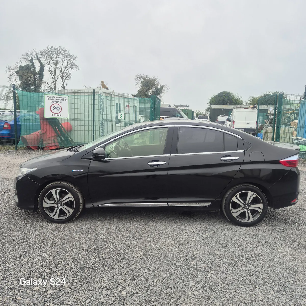 2014 honda grace 1.5 hybrid petrol automatic - Image 2