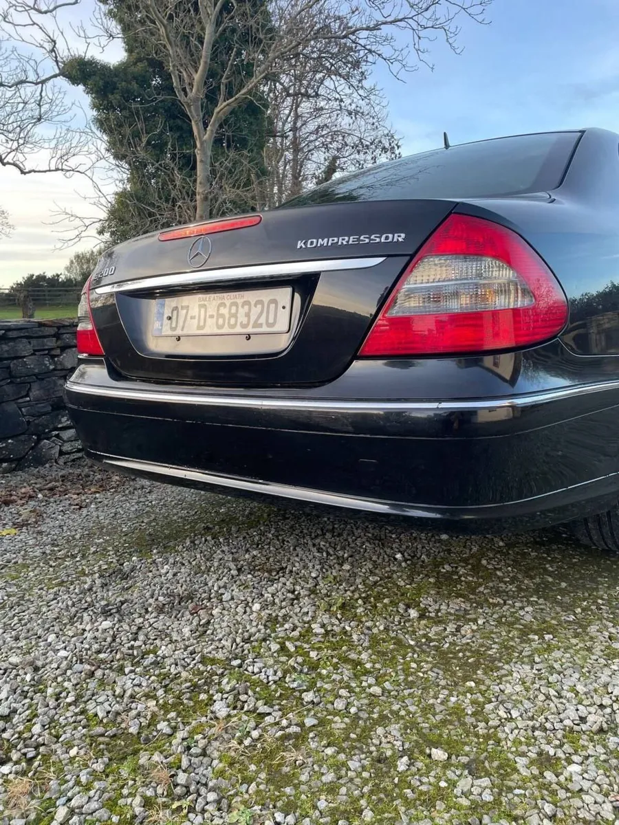 Mercedes-Benz E-Class 2007 - Image 4