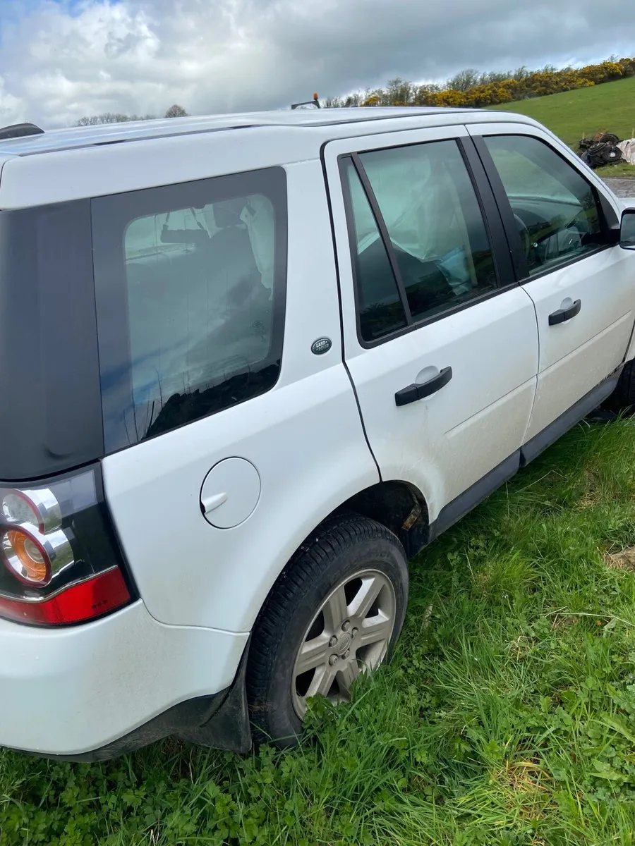 Land Rover freelander 2 td4 parts from 5 jeeps - Image 1