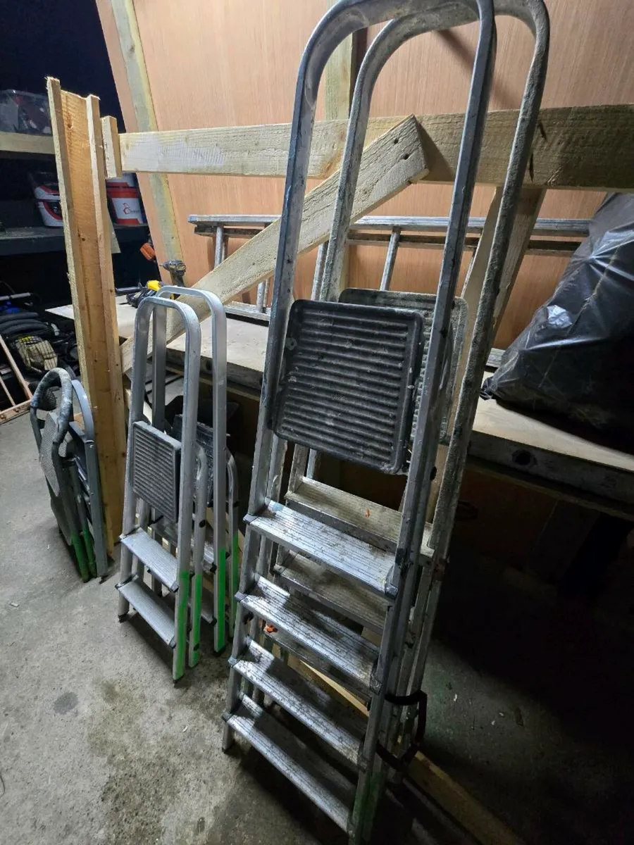 Step ladder (sold as a set) - Image 1