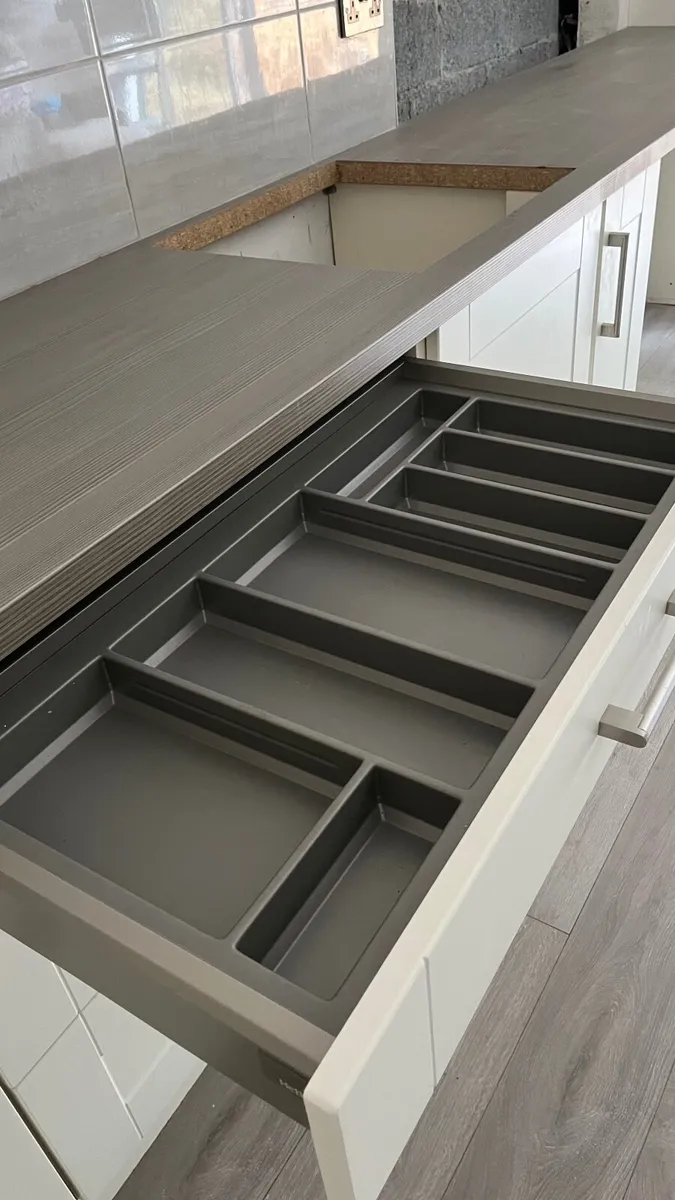 Kitchen Cabinets - Image 3