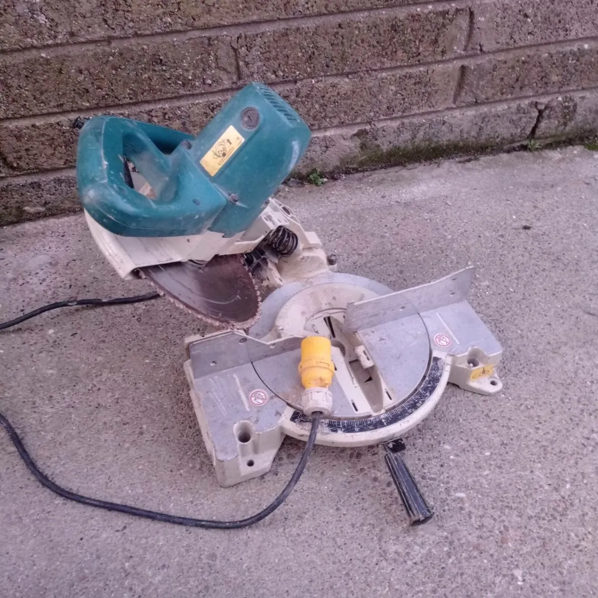 Makita 10 Inch Chopsaw - Image 3