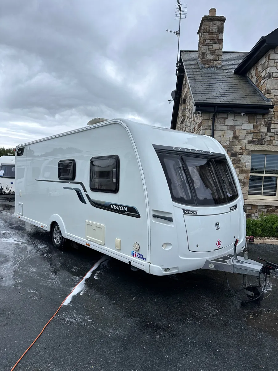 ✨STUNNING COACHMAN VISION 4 BERTH FIXED BED✨ - Image 1