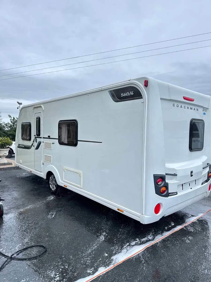 ✨STUNNING COACHMAN VISION 4 BERTH FIXED BED✨ - Image 2