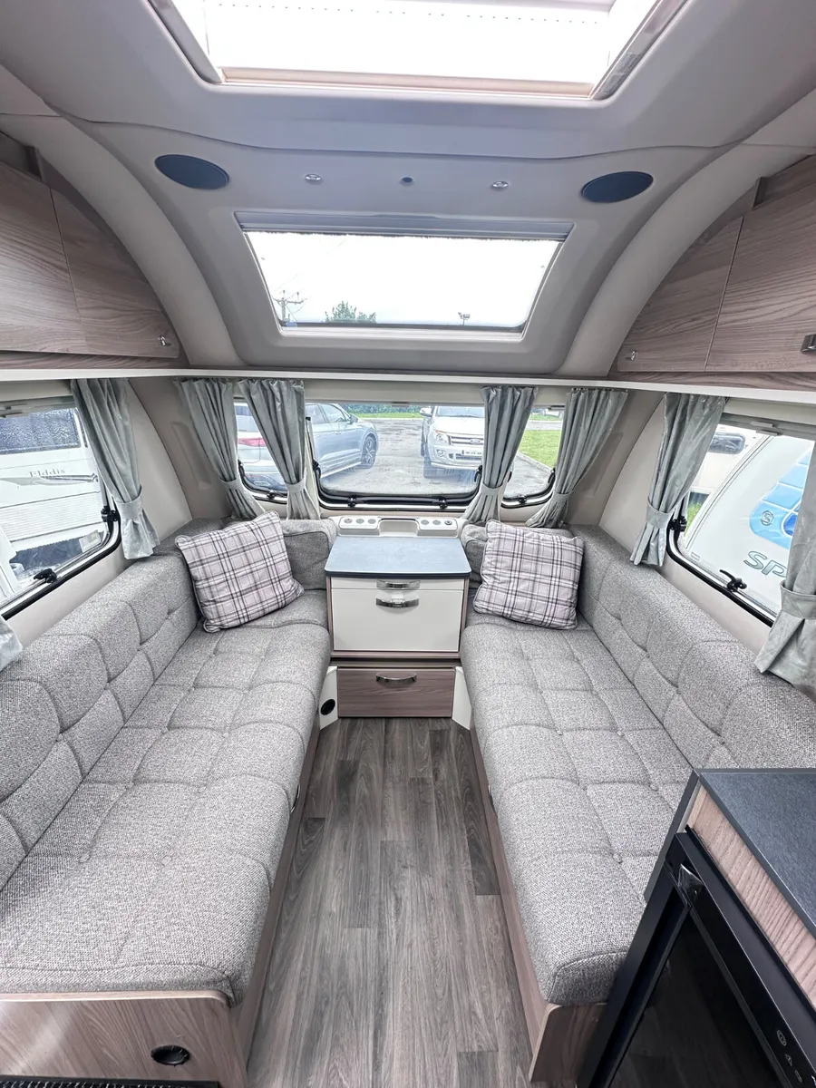 ✨2024 SWIFT SPRITE 4 BERTH REAR ISLAND BED✨ - Image 4
