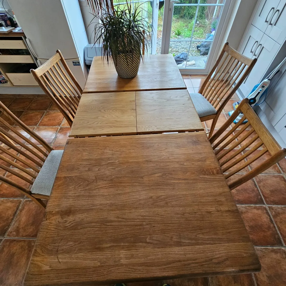 Dining table with chairs - Image 1
