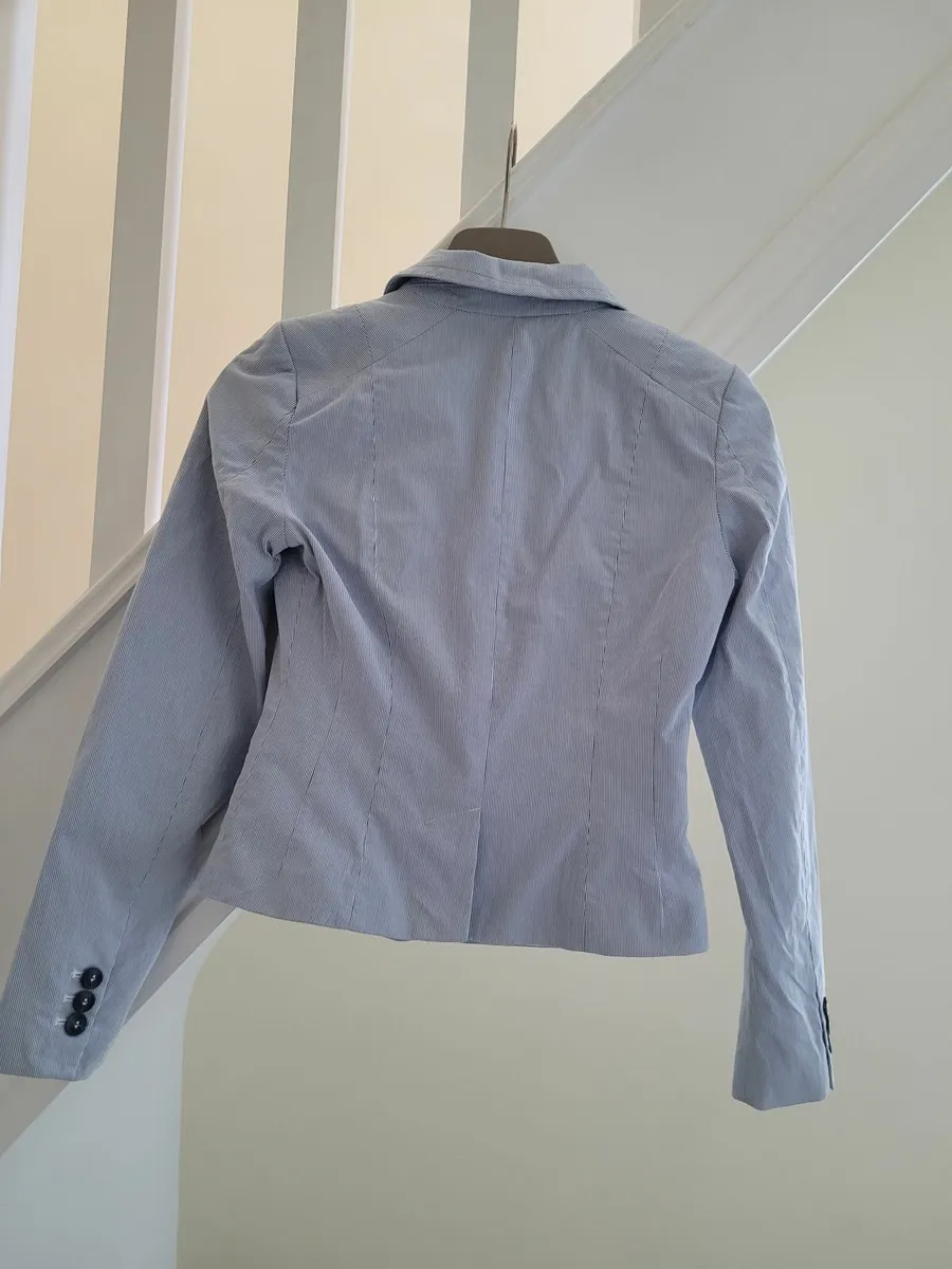 H&M Blazer Size 8 - Image 4