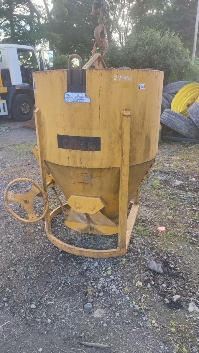 1 Cube Secatol Concrete Skip - Image 1