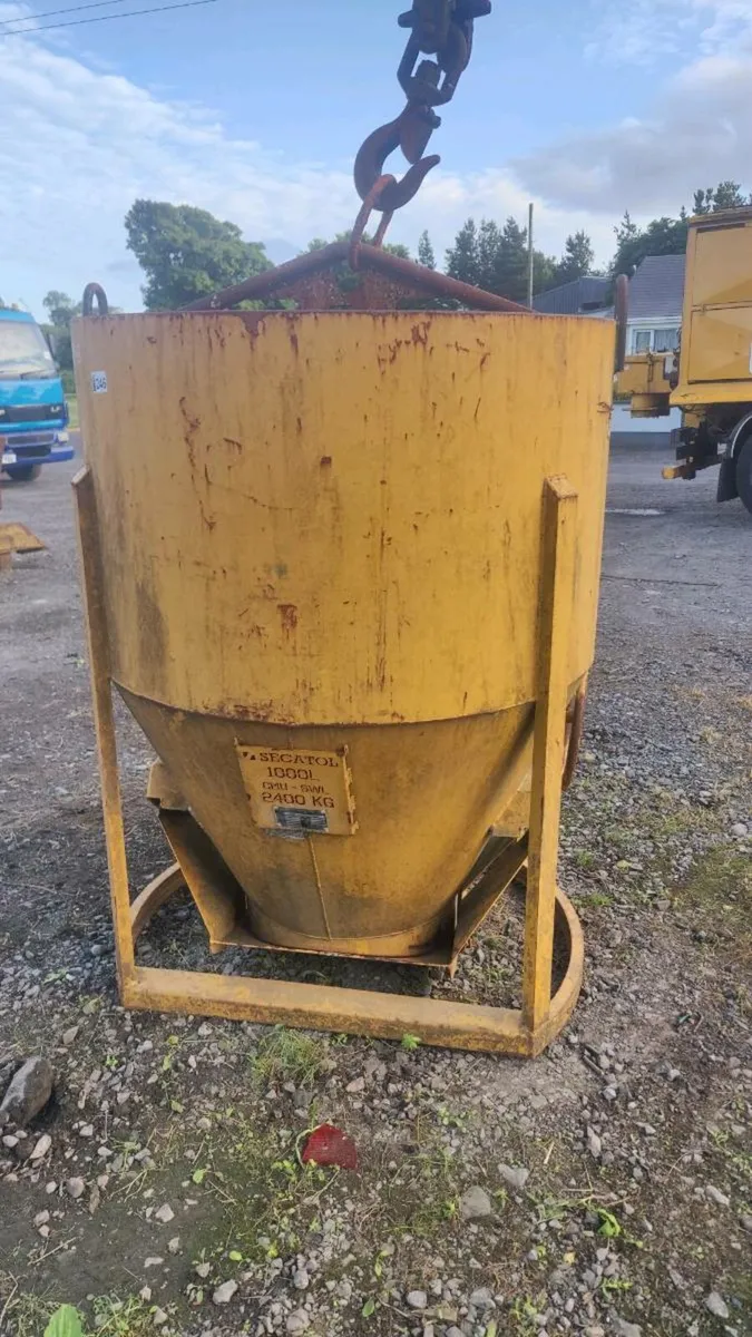 1 Cube Secatol Concrete Skip - Image 4